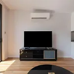 Modern Home In Erskineville W Ac And Parking