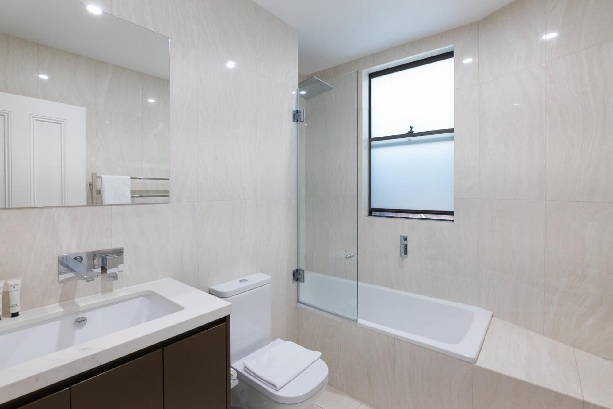 Modern In Erskineville W Ac And Parking Holiday home