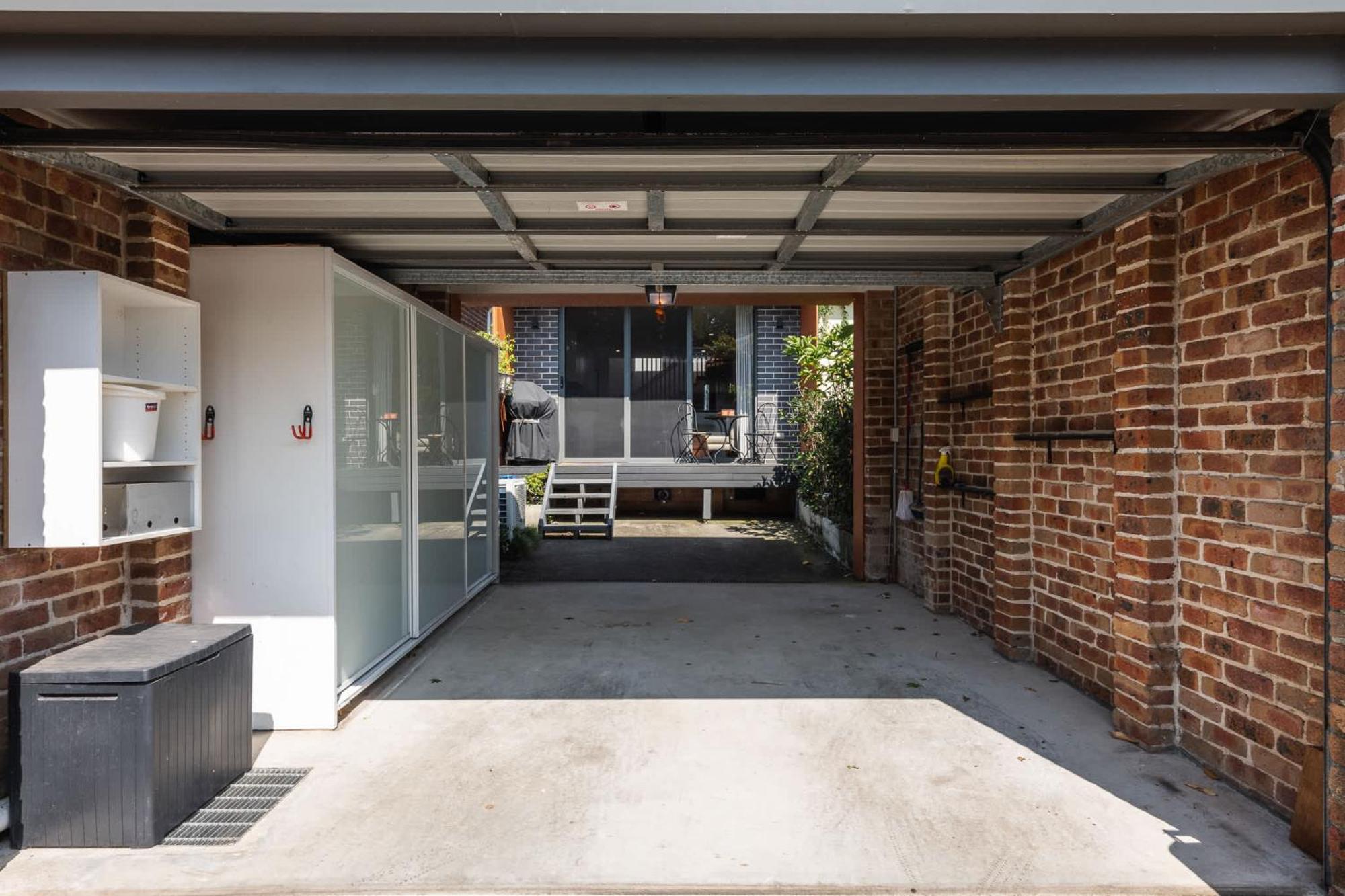 Modern In Erskineville W Ac And Parking Holiday home *