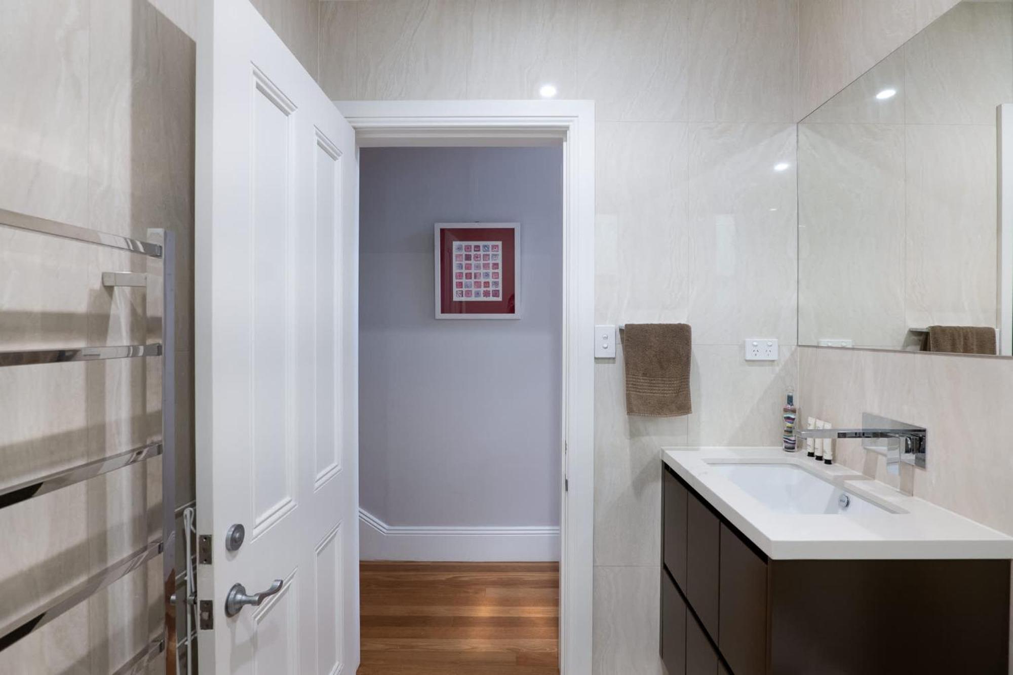 Modern In Erskineville W Ac And Parking *