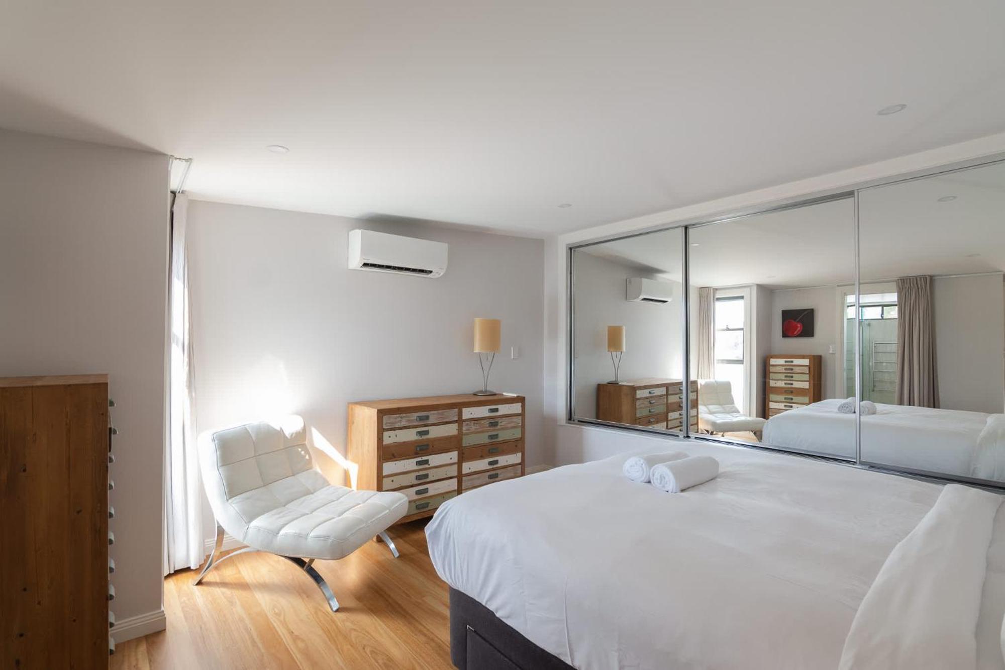 Modern In Erskineville W Ac And Parking * Sydney