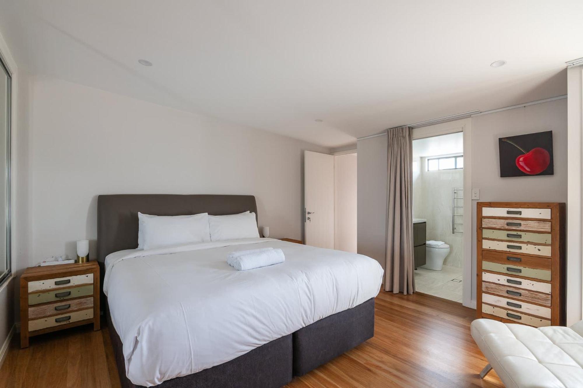 Modern In Erskineville W Ac And Parking Holiday home