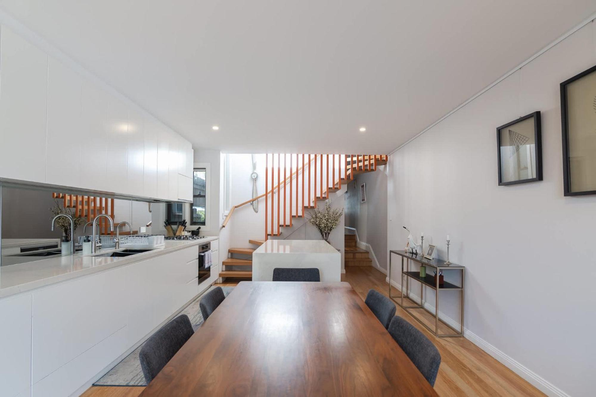 Modern In Erskineville W Ac And Parking Sydney